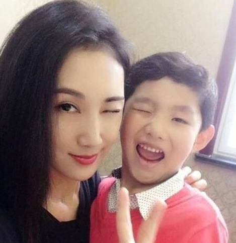 韩磊的妻子 韩磊的妻子多大岁数 韩磊的妻子 韩磊的妻子多大岁数