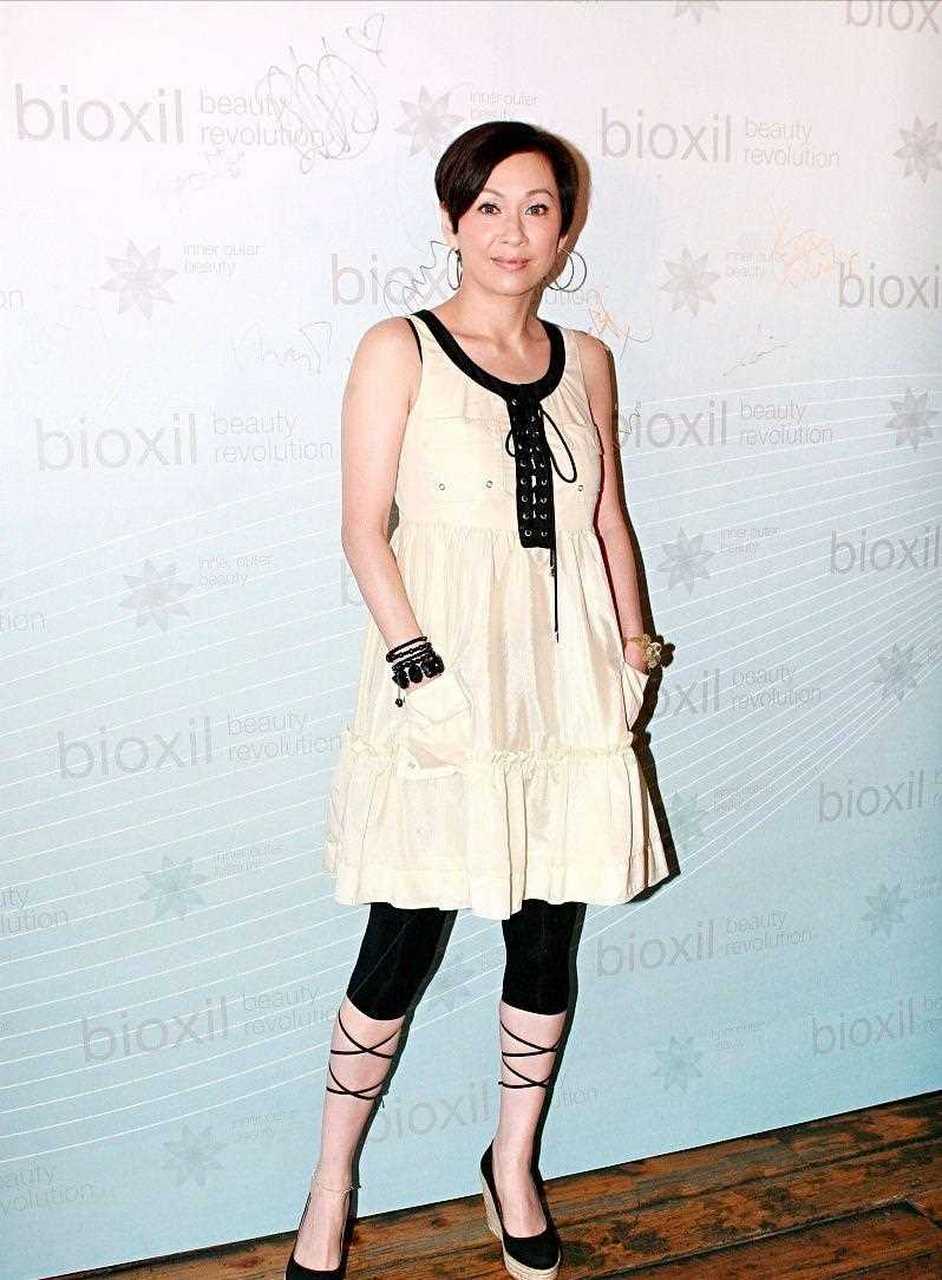 周润发前妻余安安宣布当外婆 周润发老婆余安安照片