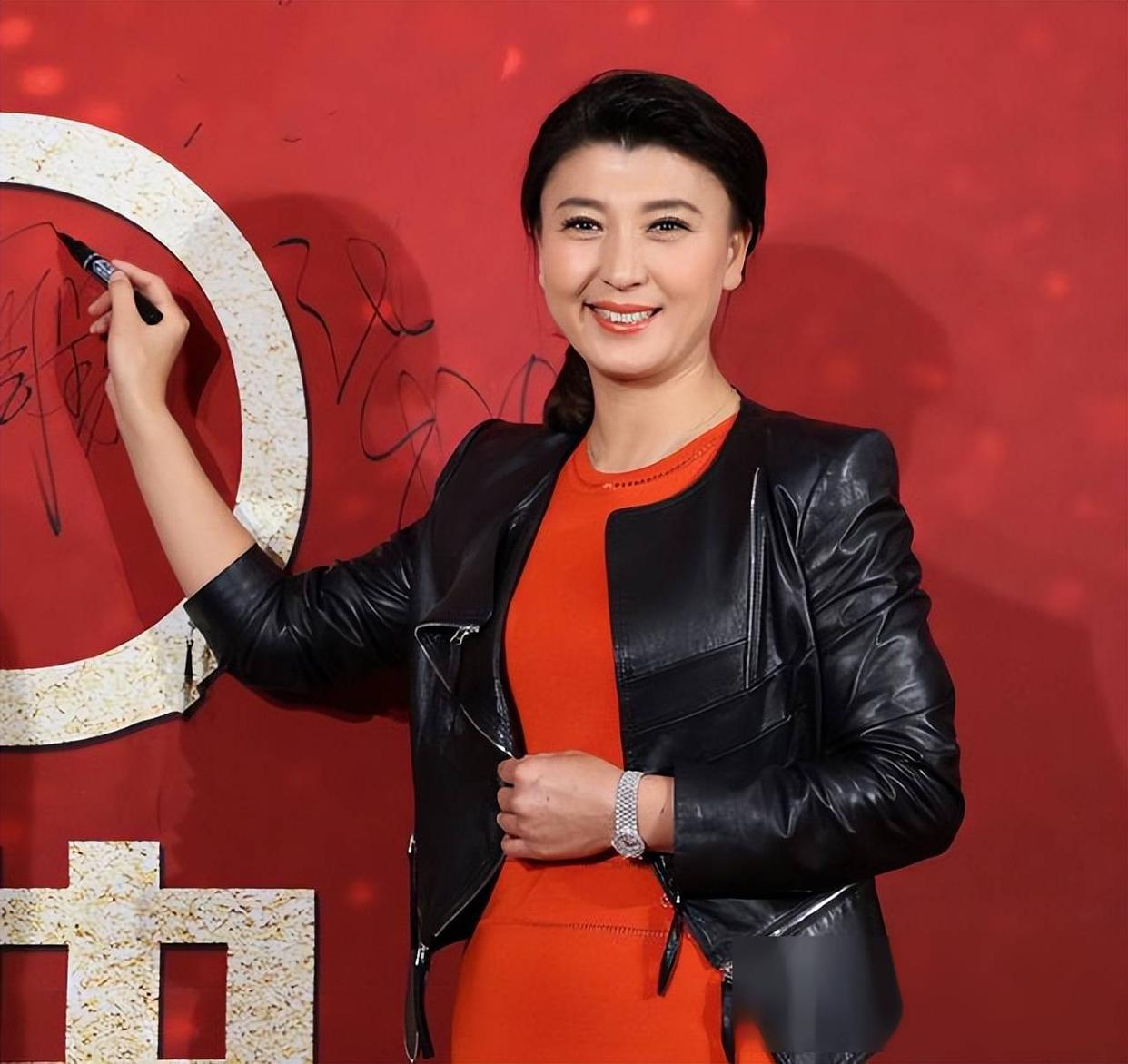 闫学晶现任老公团体材料简介 闫学晶团体材料老公是谁 闫学晶现任老公团体材料简介 闫学晶团体材料老公是谁