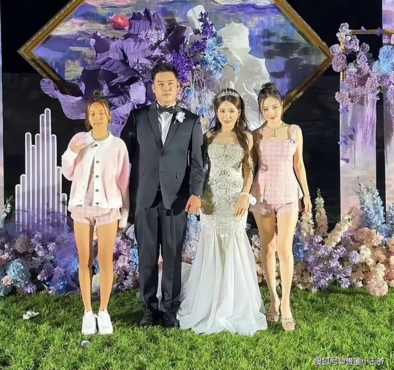 李小璐婚纱照 李小璐婚纱照三段锦 李小璐婚纱照 李小璐婚纱照三段锦