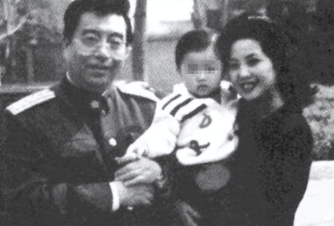 李双江前妻丁英照片 李双江前妻丁英照片简介 李双江前妻丁英照片 李双江前妻丁英照片简介