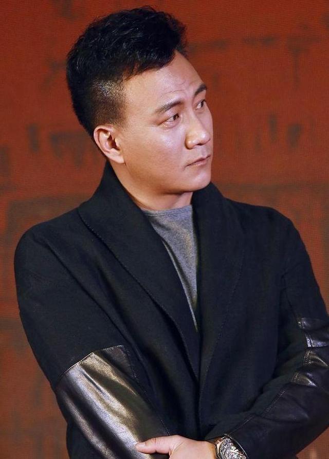 胡军个人资料简介及其 胡军筒历