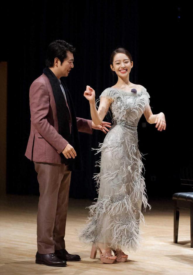 关于郎朗混血娇妻晒近照的信息