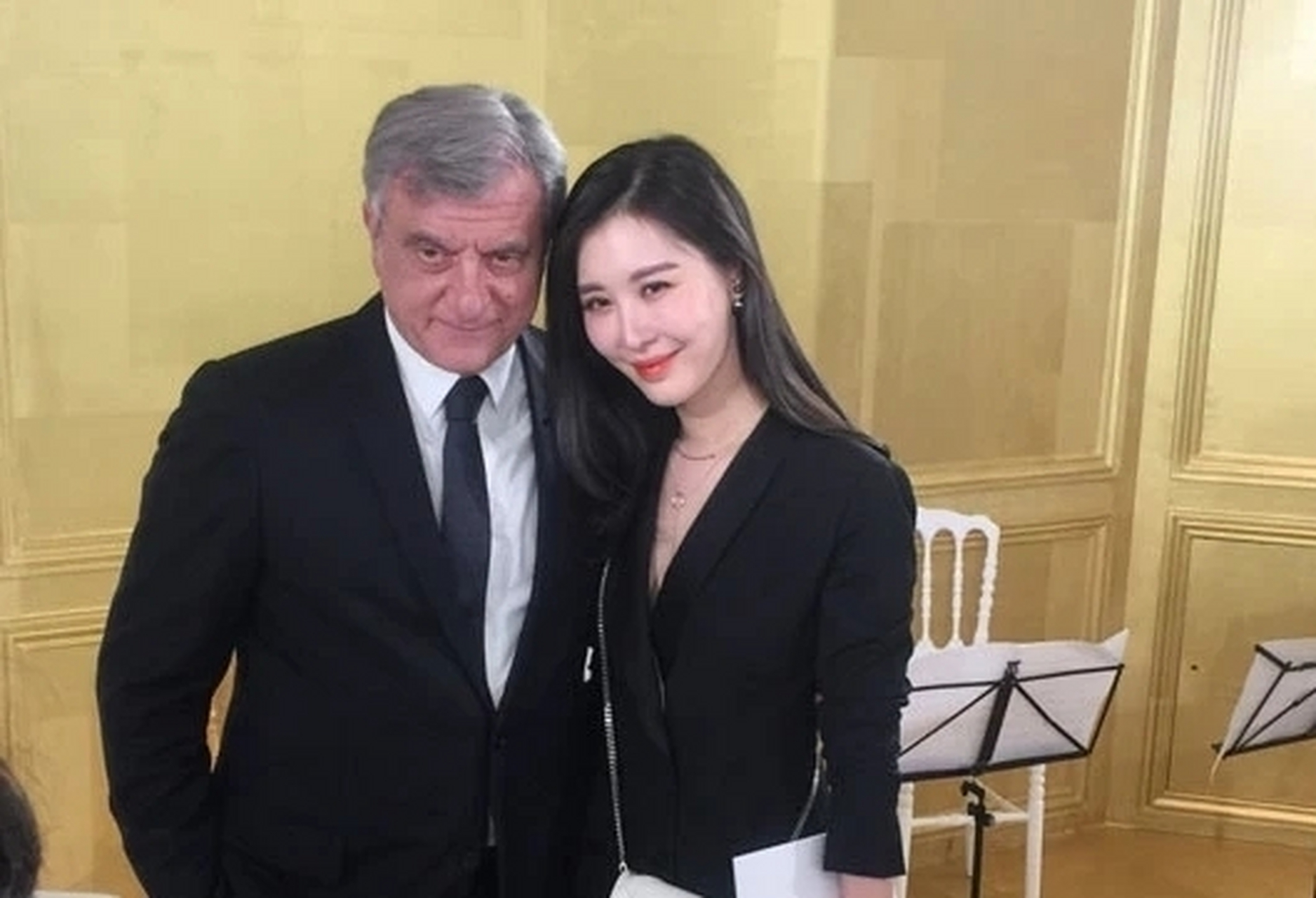 王石老婆是谁 王石老婆多少岁
