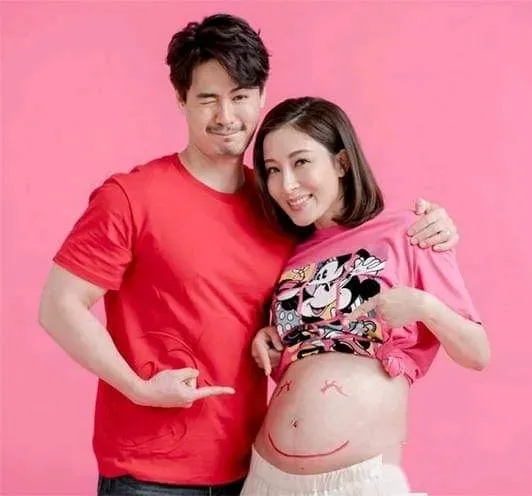 杨怡罗仲谦成婚 杨怡罗仲谦婚礼现场 杨怡罗仲谦成婚 杨怡罗仲谦婚礼现场