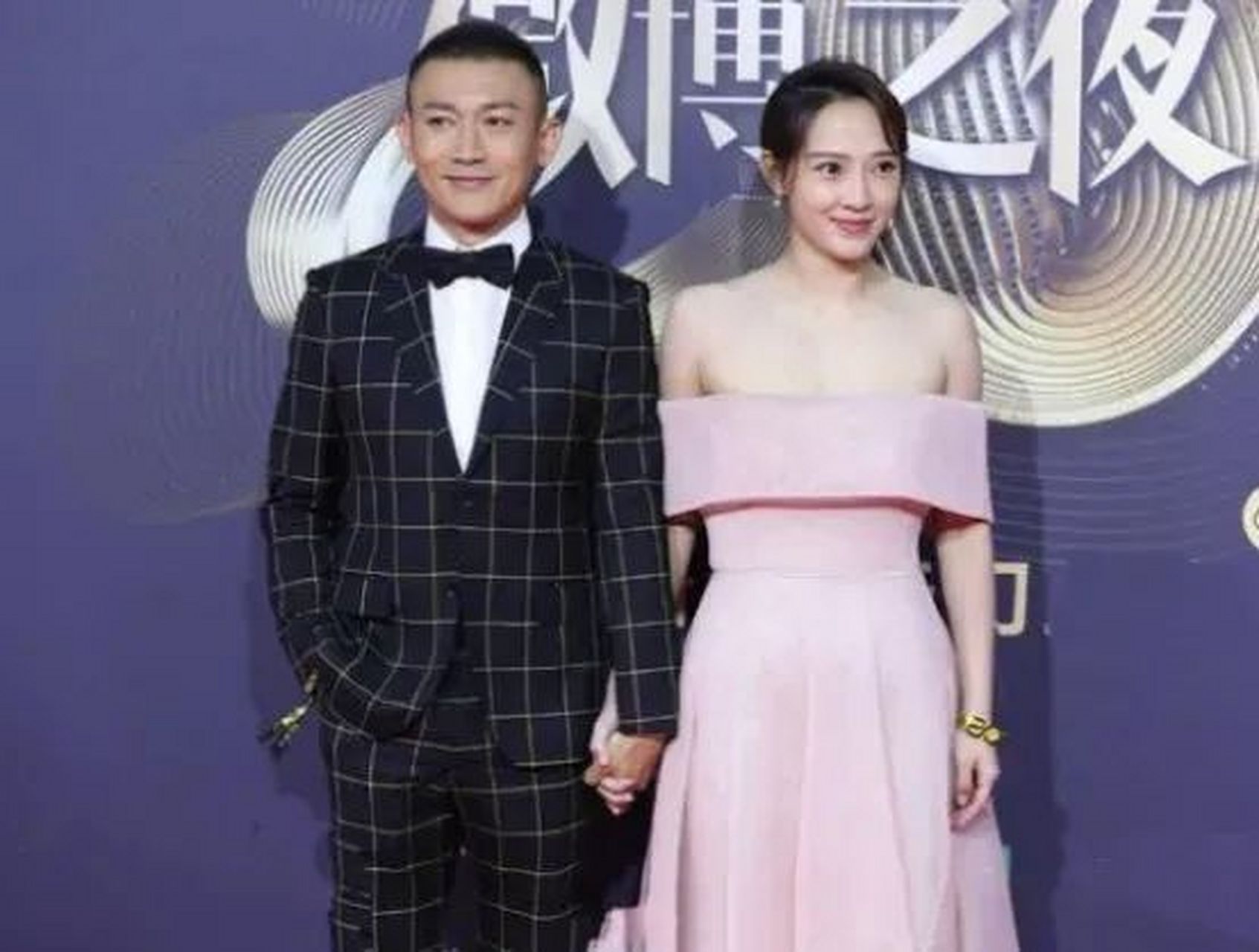聂远阳光夫妇 聂远光膀子