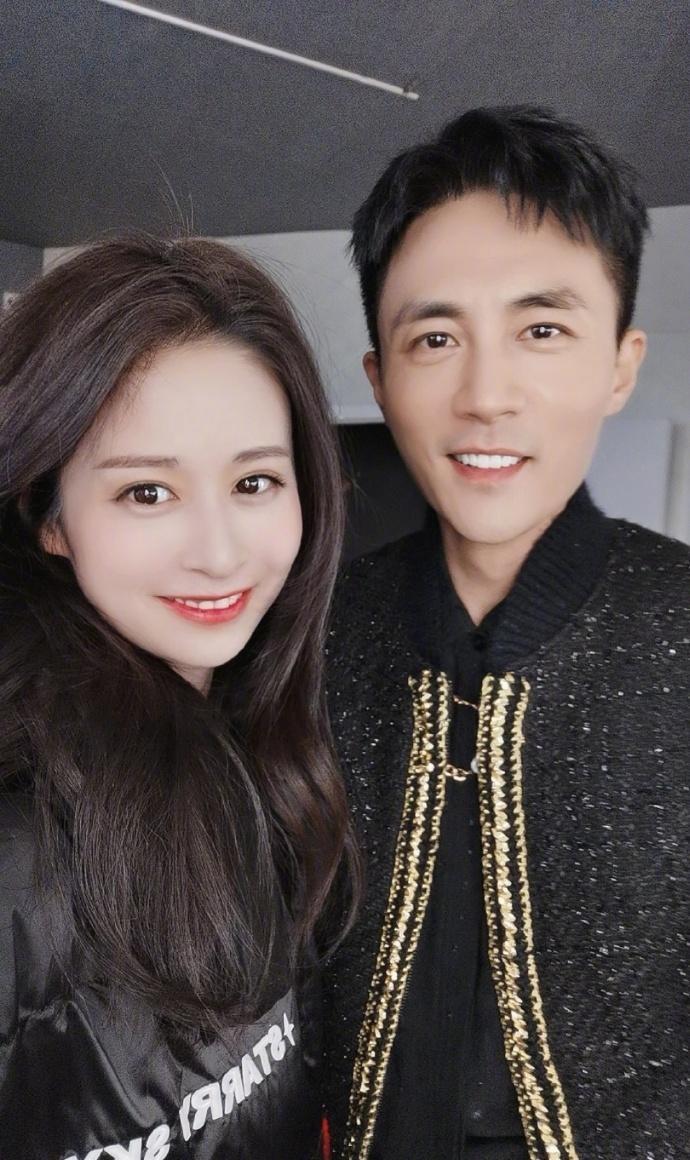 杜淳颁布发表领证成婚 杜淳晒出成婚照 杜淳颁布发表领证成婚 杜淳晒出成婚照