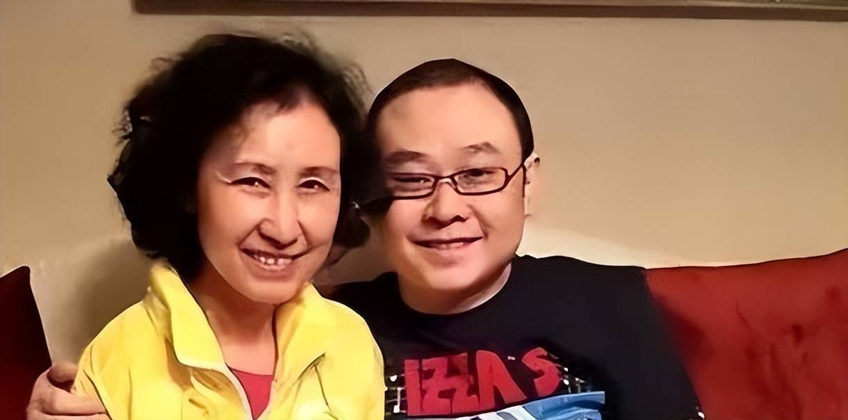 刀郎的妻子是谁 刀郎的现任妻子简介 刀郎的妻子是谁 刀郎的现任妻子简介