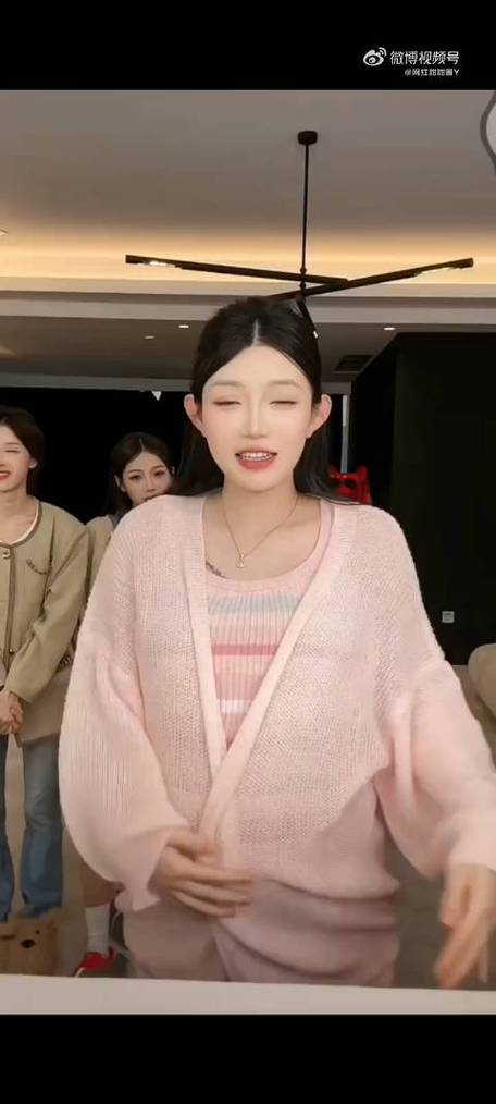 小伊伊微博 小伊伊微博超话 小伊伊微博 小伊伊微博超话