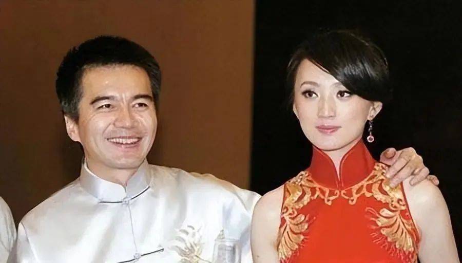 许亚军的四个妻子 许亚军的妻子是哪位 许亚军的四个妻子 许亚军的妻子是哪位