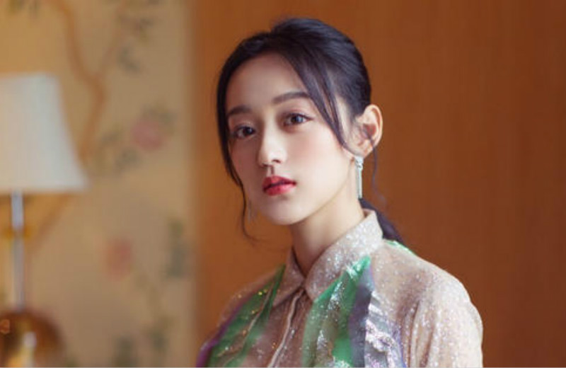 何泓姗恋上电竞锻练?本人回应的复杂引见 何泓姗恋上电竞锻练?本人回应的复杂引见