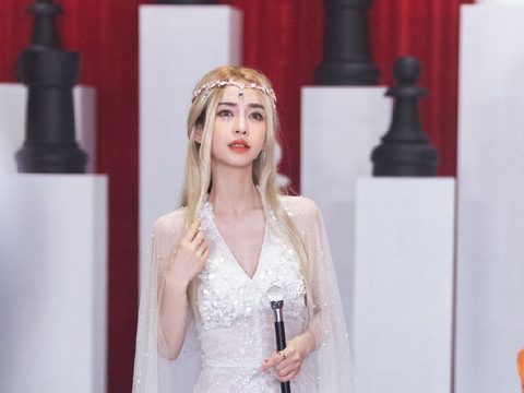 包含angelababy绝美精灵造型的词条