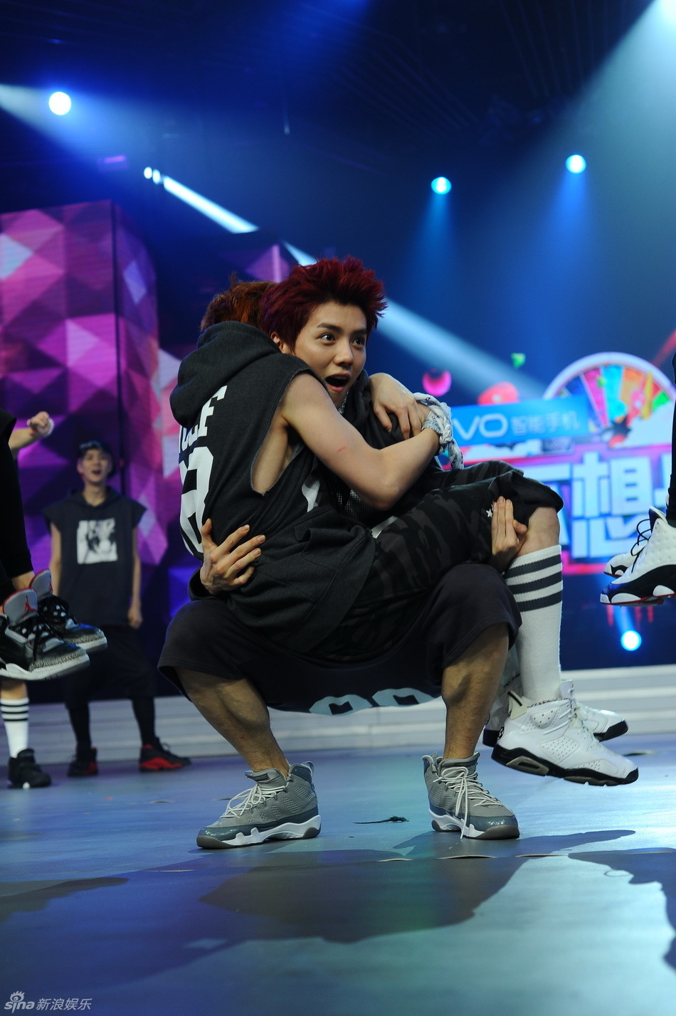 高兴大本营15周年庆典exo 高兴大本营2014年exo残缺版视频 高兴大本营15周年庆典exo 高兴大本营2014年exo残缺版视频