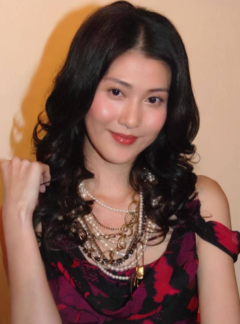 李彩桦整容 李彩桦是什么脸 李彩桦整容 李彩桦是什么脸