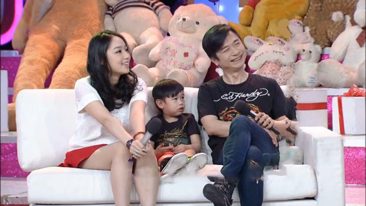 李玉刚妻子和女儿照片 李玉刚照片最帅 李玉刚妻子和女儿照片 李玉刚照片最帅