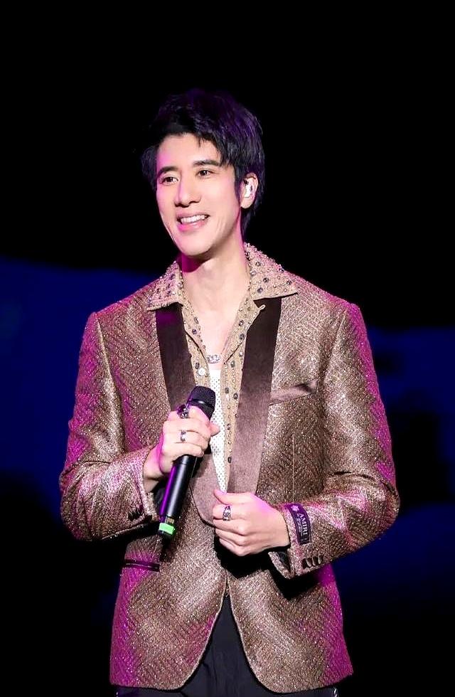 中国妇女报再评王力宏 中国妇女报王丽君 中国妇女报再评王力宏 中国妇女报王丽君