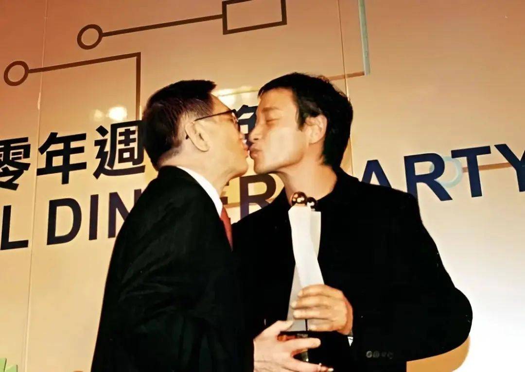 唐鹤德新男友 唐鹤德是男伴侣照旧女伴侣 唐鹤德新男友 唐鹤德是男伴侣照旧女伴侣
